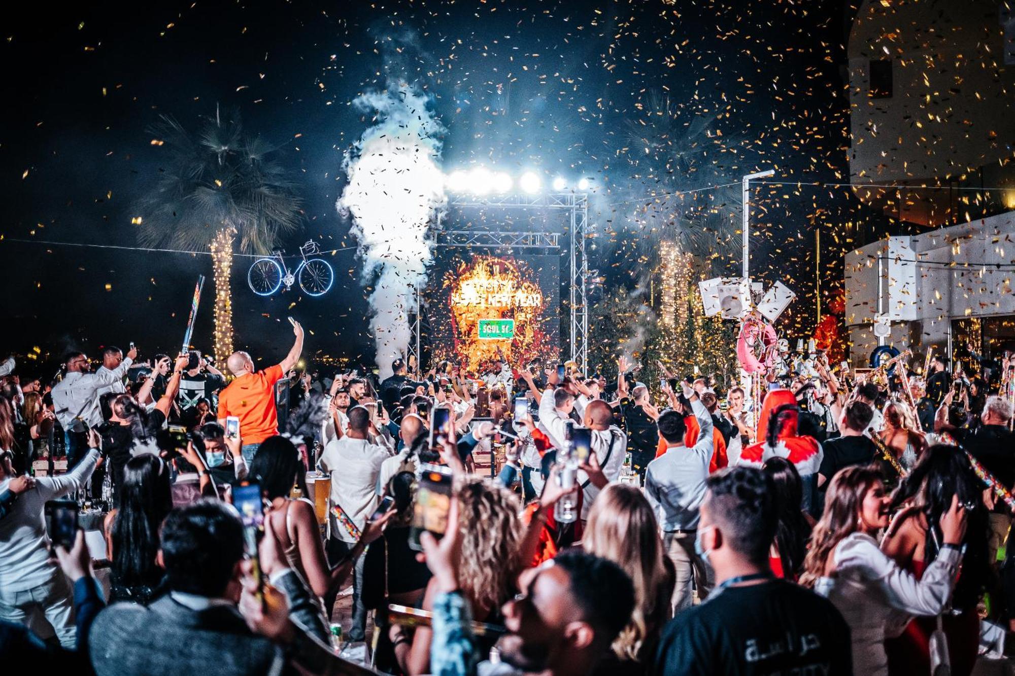 Five Jumeirah Village Dubai Esterno foto The nightclub in 2019