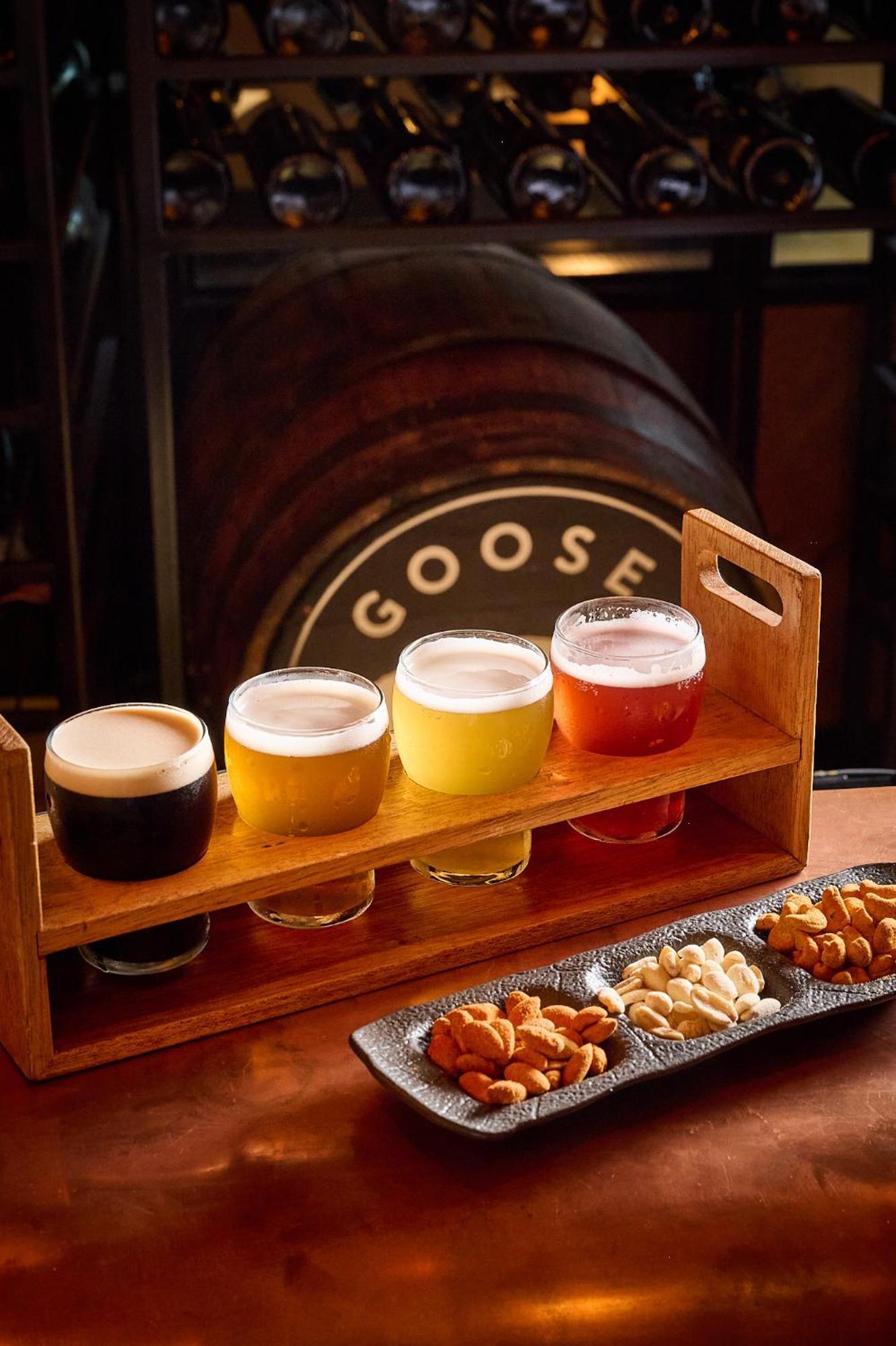 Five Jumeirah Village Dubai Esterno foto Goose Island beer